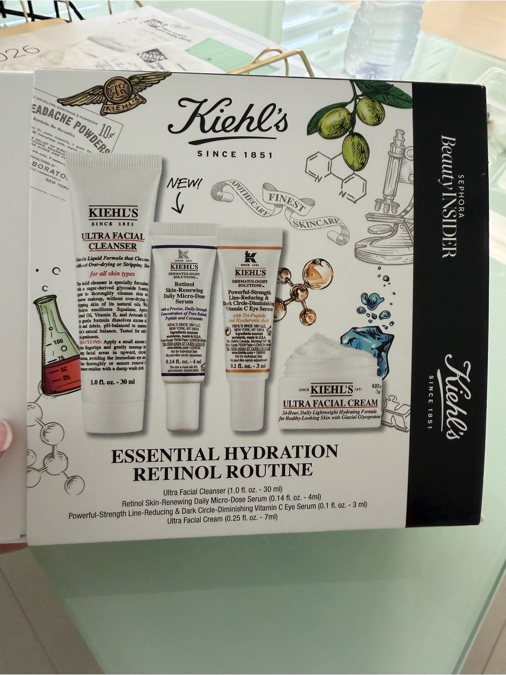 Kiehl's Essential Hydration Retinol Routine - White and Black Packaging